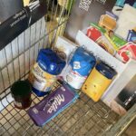 03.12.2021. Kielce. Przedświąteczna zbiórka żywności, zorganizowana przez Caritas / Iwona Murawska