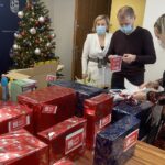 10.12.2021. Kielce. Pracownicy urzędu marszałkowskiego włączyli się w ogólnopolską akcję „Szlachetna Paczka” / Iwona Murawska / Radio Kielce