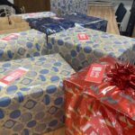 10.12.2021. Kielce. Pracownicy urzędu marszałkowskiego włączyli się w ogólnopolską akcję „Szlachetna Paczka” / Iwona Murawska / Radio Kielce