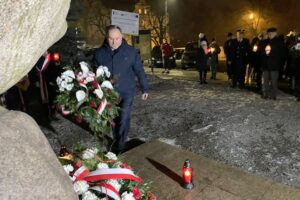 13.12.2021. Sandomierz. Obchody 40. rocznicy wprowadzenia stanu wojennego. Na zdjęciu: Marek Kwitek - poseł PiS / Grażyna Szlęzak-Wójcik / Radio Kielce