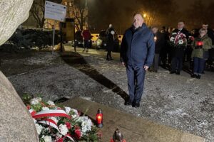 13.12.2021. Sandomierz. Obchody 40. rocznicy wprowadzenia stanu wojennego. Na zdjęciu: Marek Kwitek - poseł PiS / Grażyna Szlęzak-Wójcik / Radio Kielce