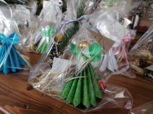 11.12.2021. Boszczynek. Świąteczne paczki przygotowane przez KGW Boszczynek / Marta Gajda-Kruk / Radio Kielce