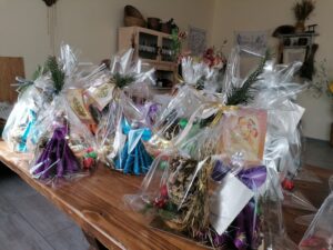 11.12.2021. Boszczynek. Świąteczne paczki przygotowane przez KGW Boszczynek / Marta Gajda-Kruk / Radio Kielce