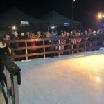 05.12.2021. Busko-Zdrój. Otwarcie lodowiska wewnątrz tężni solankowej / Marta Gajda-Kruk / Radio Kielce