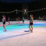 05.12.2021. Busko-Zdrój. Otwarcie lodowiska wewnątrz tężni solankowej / Marta Gajda-Kruk / Radio Kielce