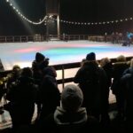 05.12.2021. Busko-Zdrój. Otwarcie lodowiska wewnątrz tężni solankowej / Marta Gajda-Kruk / Radio Kielce