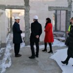 13.12.2021. Działoszyce. Budowa kompleksu żłobkowo-przedszkolnego / Marta Gajda-Kruk / Radio Kielce