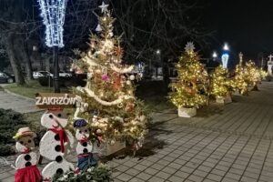 19.12.2021. Skalbmierz. Świąteczne dekoracje / Marta Gajda-Kruk / Radio Kielce