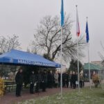 30.12.2021. Skalbmierz. Uroczyste zawieszenie flagi miasta i gminy Skalbmierz / Marta Gajda-Kruk / Radio Kielce