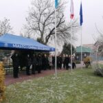 30.12.2021. Skalbmierz. Uroczyste zawieszenie flagi miasta i gminy Skalbmierz / Marta Gajda-Kruk / Radio Kielce