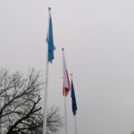 30.12.2021. Skalbmierz. Uroczyste zawieszenie flagi miasta i gminy Skalbmierz / Marta Gajda-Kruk / Radio Kielce