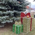 19.12.2021. Staszów. Ubieranie choinki i jarmark bożonarodzeniowy / Grażyna Szlęzak-Wójcik / Radio Kielce