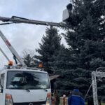 19.12.2021. Staszów. Ubieranie choinki i jarmark bożonarodzeniowy / Grażyna Szlęzak-Wójcik / Radio Kielce