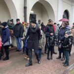 19.12.2021. Staszów. Ubieranie choinki i jarmark bożonarodzeniowy / Grażyna Szlęzak-Wójcik / Radio Kielce