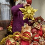 19.12.2021. Staszów. Ubieranie choinki i jarmark bożonarodzeniowy / Grażyna Szlęzak-Wójcik / Radio Kielce