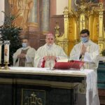 31.12.2021. Sandomierz. Msza dziękczynna na zakończenie roku. Na zdjęciu (w środku): biskup Krzysztof Nitkiewicz / Grażyna Szlęzak-Wójcik / Radio Kielce