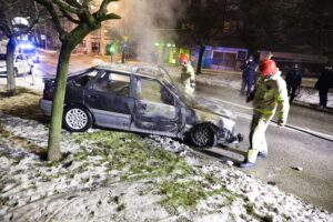 27.12.2021. Kielce ul. Żeromskiego. Pożar samochodu / Jarosław Kubalski / Radio Kielce