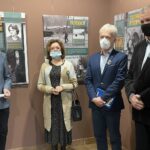 12.12.2021. Skarżysko-Kamienna. Wernisaż wystawy „Stan wojenny 1981-1983”. Na zdjęciu (od lewej): Jerzy Stopa - prezes Stowarzyszenia Osób Represjonowanych w Stanie Wojennym, poseł Agata Wojtyszek, Grzegorz Bień - dyrektor Muzeum im. Orła Białego, Krzysztof Myszka -wiceprezydent Skarżyska-Kamiennej / Anna Głąb / Radio Kielce