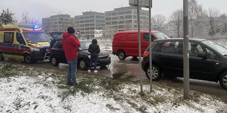 10.12.2021. Kielce. Kolizja na ulicy Świętokrzyskiej / Monika Miller / Radio Kielce