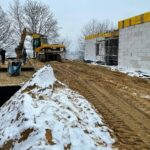 10.12.2021. Brudzów. Budowa Centrum mieszkalno-opiekuńczego / Jarosław Kubalski / Radio Kielce