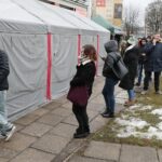 16.12.2021. Kielce. Akcja „Choinka dla życia” / Wiktor Taszłow / Radio Kielce