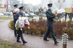 16.12.2021. Kielce. Przekazanie ozdób świątecznych i zabawek dla pacjentów Świętokrzyskiego Centrum Pediatrii / Wiktor Taszłow / Radio Kielce