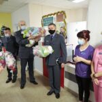 16.12.2021. Kielce. Przekazanie ozdób świątecznych i zabawek dla pacjentów Świętokrzyskiego Centrum Pediatrii / Wiktor Taszłow / Radio Kielce