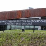 Odkryli i badali dymarki. Teraz upamiętni ich rzeźba