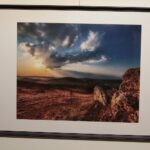 16.12.2021. Kielce, OMPiO. Wystawa z cyklu: „To tu. Moje Świętokrzyskie” / Wiktor Taszłow / Radio Kielce