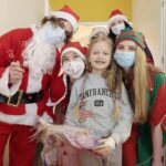 20.12.2021. Kielce. Fundacja Dr Clown odwiedza dzieci przebywające w szpitalu na Czarnowie / Wiktor Taszłow / Radio Kielce