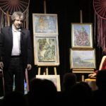 20.12.2021. Kielce. Benefis Zyty Trych. Na zdjęciu (od lewej): Marcin Brychczyński - aktor i Zyta Trych - prezes Towarzystwa Przyjaciół Sztuk Pięknych / Wiktor Taszłow / Radio Kielce