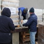 21.12.2021. Kielce. Przekazanie środków ochrony dla świętokrzyskich DPS-ów / Wiktor Taszłow / Radio Kielce