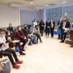 21.12.2021. Kielce. Rozstrzygnięcie konkursu na spot filmowy #Szczepimy się / Wiktor Taszłow / Radio Kielce