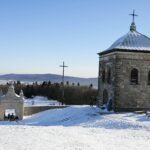 26.12.2021. Święty Krzyż. Turyści na Świętym Krzyżu / Wiktor Taszłow / Radio Kielce