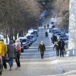 26.12.2021. Święty Krzyż. Turyści na Świętym Krzyżu / Wiktor Taszłow / Radio Kielce