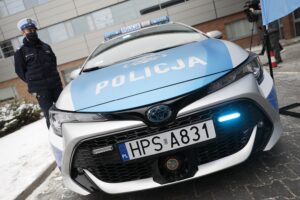 29.12.2021. Kielce. Przekazanie radiowozów dla Komendy Miejskiej Policji w Kielcach / Wiktor Taszłow / Radio Kielce