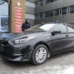 29.12.2021. Kielce. Przekazanie radiowozów dla Komendy Miejskiej Policji w Kielcach / Wiktor Taszłow / Radio Kielce