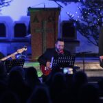 29.12.2021. Starachowice. Koncert „W Hołdzie Prymasowi Tysiąclecia”. Na zdjęciu (po prawej) Paweł Lipnicki / Wiktor Taszłow / Radio Kielce