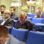 30.12.2021. Kielce. Sesja Rady Powiatu Kieleckiego. Na zdjęciu (w środku): Stefan Pacak - radny / Wiktor Taszłow / Radio Kielce