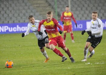 30.11.2021. Kielce. Mecz 1/8 finału Fortuna Pucharu Polski: Korona Kielce - Górnik Łęczna / Wiktor Taszlow / Radio Kielce