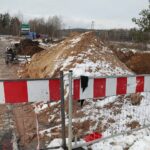 01.12.2021. Chrusty. Rozpoczęcie prac przy modernizacji drogi powiatowej / Wiktor Taszłow / Radio Kielce