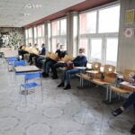 02.12.2021. Kielce. Pracownicy urzędu marszałkowskiego oddają honorowo krew / Wiktor Taszłow / Radio Kielce