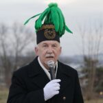 04.12.2021. Kielce. Odsłonięcie pomnika Hilarego Mali w Ogrodzie Botanicznym. Na zdjęciu: Jan Kowalski - prezes Stowarzyszenia Absolwentów Technikum Geologicznego w Kielcach / Wiktor Taszłow / Radio Kielce