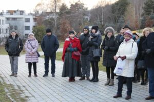 04.12.2021. Kielce. Odsłonięcie pomnika Hilarego Mali w Ogrodzie Botanicznym / Wiktor Taszłow / Radio Kielce