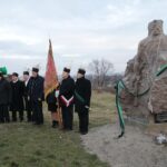 04.12.2021. Kielce. Odsłonięcie pomnika Hilarego Mali w Ogrodzie Botanicznym / Wiktor Taszłow / Radio Kielce