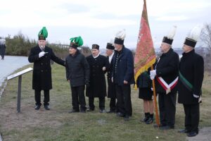 04.12.2021. Kielce. Odsłonięcie pomnika Hilarego Mali w Ogrodzie Botanicznym / Wiktor Taszłow / Radio Kielce