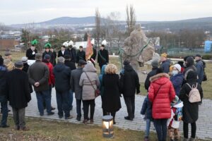 04.12.2021. Kielce. Odsłonięcie pomnika Hilarego Mali w Ogrodzie Botanicznym / Wiktor Taszłow / Radio Kielce