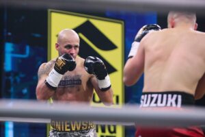 04.12.2021. Kielce. Suzuki Boxing Night X. Walka wieczoru: Michał Łoniewski - Daniel Adamiec (w czerwonych spodenkach) / Wiktor Taszłow / Radio Kielce