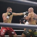 04.12.2021. Kielce. Suzuki Boxing Night X. Walka wieczoru: Michał Łoniewski - Daniel Adamiec (w czerwonych spodenkach) / Wiktor Taszłow / Radio Kielce