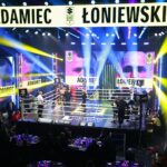 04.12.2021. Kielce. Suzuki Boxing Night X. Walka wieczoru: Michał Łoniewski - Daniel Adamiec (w czerwonych spodenkach) / Wiktor Taszłow / Radio Kielce